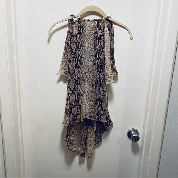 Zara python Cape Sleeve Blouse - Picture 4 of 16